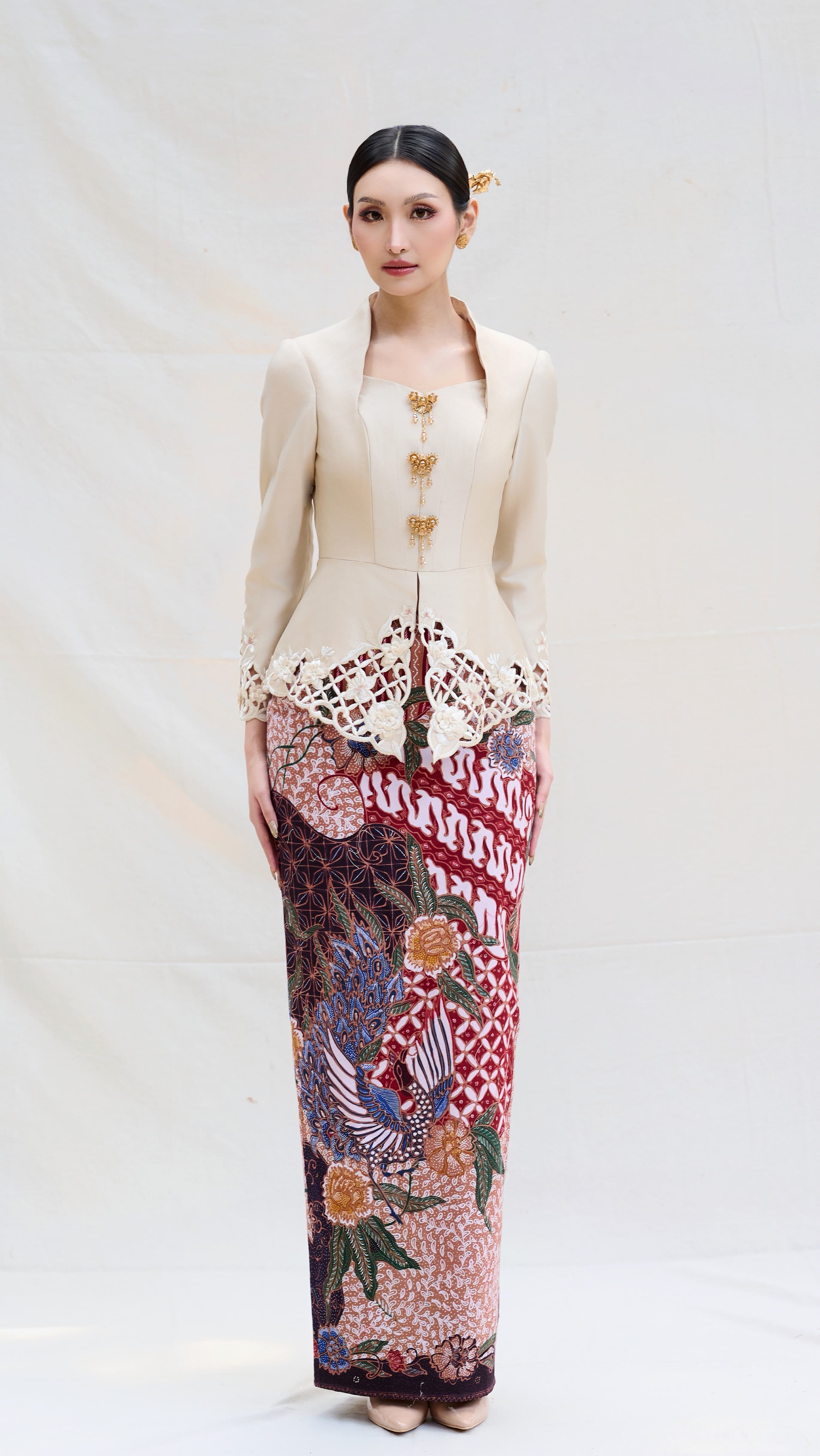 Ivory Lace Kebaya